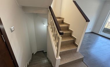 VENDO Casa Tipo Townhouse en Condominio Versalles. Barrio Frances