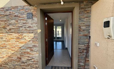 VENDO Casa Tipo Townhouse en Condominio Versalles. Barrio Frances