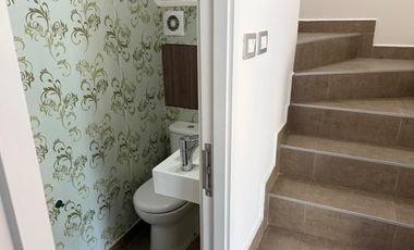 VENDO Casa Tipo Townhouse en Condominio Versalles. Barrio Frances