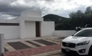 Casa en renta,3 habitaciones,Real de Juriquilla con excelente vista