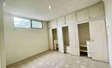 VENDO O ALQUILO CASA EN KENNEDY VIEJA
Atrás del Colegio Mercedarias
