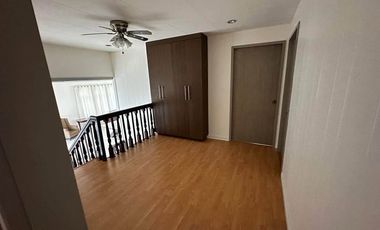 For Sale: Lot with Old House in White Plains, Quezon City