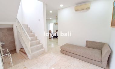 Rumah, Luxury and Modern House with White Nuance in Taman Mumbul, Bali