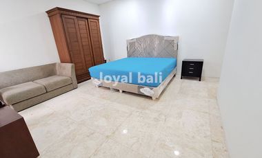 Rumah, Luxury and Modern House with White Nuance in Taman Mumbul, Bali