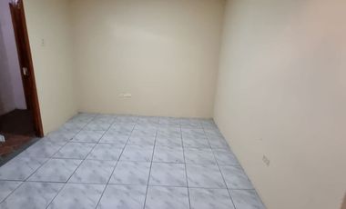 Casa Rentera en Venta en Ciudadela IETEL, 4 Departamentos, Calle Peatonal, Vehicular, Norte de Guayaquil