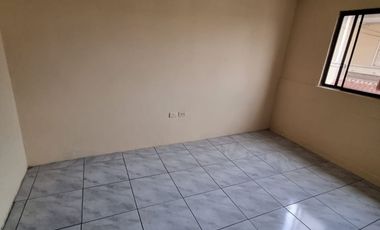 Casa Rentera en Venta en Ciudadela IETEL, 4 Departamentos, Calle Peatonal, Vehicular, Norte de Guayaquil