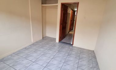 Casa Rentera en Venta en Ciudadela IETEL, 4 Departamentos, Calle Peatonal, Vehicular, Norte de Guayaquil