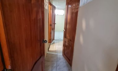 Casa Rentera en Venta en Ciudadela IETEL, 4 Departamentos, Calle Peatonal, Vehicular, Norte de Guayaquil