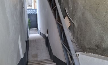 Casa Rentera en Venta en Ciudadela IETEL, 4 Departamentos, Calle Peatonal, Vehicular, Norte de Guayaquil