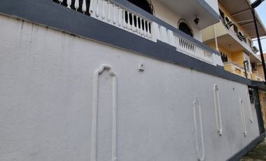 Casa Rentera en Venta en Ciudadela IETEL, 4 Departamentos, Calle Peatonal, Vehicular, Norte de Guayaquil