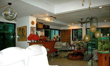 585 sqm 5BR House for Sale at White Plains, Quezon City