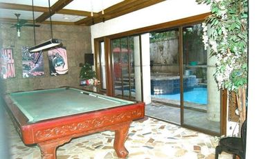 585 sqm 5BR House for Sale at White Plains, Quezon City