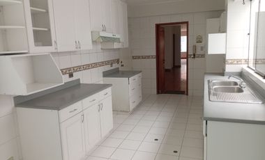 VENTA DE DEPARTAMENTO, ÁREA OCUPADA: 430 M2, Á. TECHADA: 215 M2, CHACARILLA
