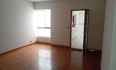 VENTA DE DEPARTAMENTO, ÁREA OCUPADA: 430 M2, Á. TECHADA: 215 M2, CHACARILLA