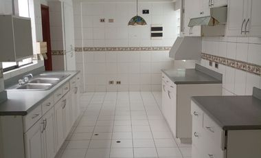 VENTA DE DEPARTAMENTO, ÁREA OCUPADA: 430 M2, Á. TECHADA: 215 M2, CHACARILLA