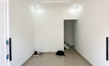 Dijual Rumah Baru Bebas Banjir Di Kalisari Pasar Rebo Jakarta Timur Dekat Jalan Raya Bogor [AR186]