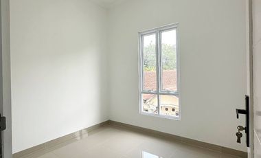 Dijual Rumah Baru Bebas Banjir Di Kalisari Pasar Rebo Jakarta Timur Dekat Jalan Raya Bogor [AR186]