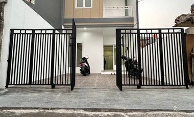 Rumah AKSES 2 MOBIL Di Kayu Putih Pulo Gadung Jakarta Timur SIAP HUNI Dekat Tol Pulomas [AR040]