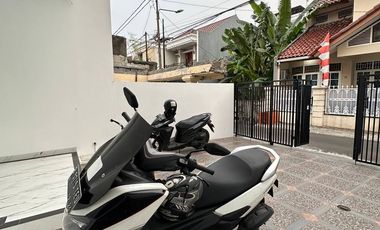 Rumah AKSES 2 MOBIL Di Kayu Putih Pulo Gadung Jakarta Timur SIAP HUNI Dekat Tol Pulomas [AR040]
