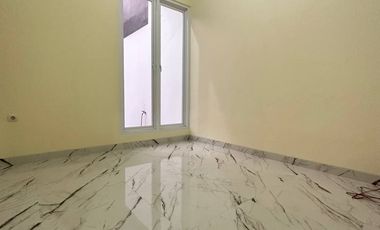 Rumah AKSES 2 MOBIL Di Kayu Putih Pulo Gadung Jakarta Timur SIAP HUNI Dekat Tol Pulomas [AR040]
