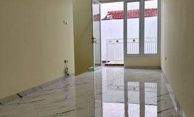 Rumah AKSES 2 MOBIL Di Kayu Putih Pulo Gadung Jakarta Timur SIAP HUNI Dekat Tol Pulomas [AR040]