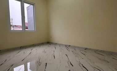 Rumah AKSES 2 MOBIL Di Kayu Putih Pulo Gadung Jakarta Timur SIAP HUNI Dekat Tol Pulomas [AR040]