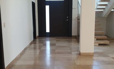 En alquiler lujosa y moderna casa en Estancias del Rio, via a Samborondon