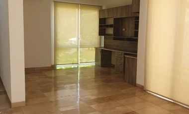 En alquiler lujosa y moderna casa en Estancias del Rio, via a Samborondon