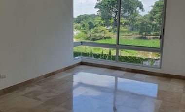 En alquiler lujosa y moderna casa en Estancias del Rio, via a Samborondon