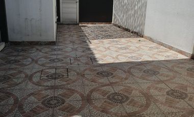 En alquiler lujosa y moderna casa en Estancias del Rio, via a Samborondon