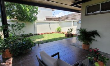 Casa en venta en Torres del Río Samborondón – 3 dormitorios, amplia y moderna