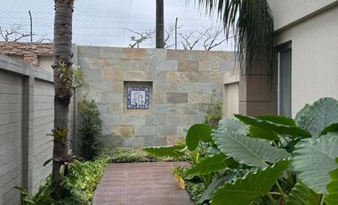 Casa en venta en Torres del Río Samborondón – 3 dormitorios, amplia y moderna