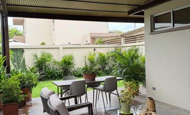 Casa en venta en Torres del Río Samborondón – 3 dormitorios, amplia y moderna