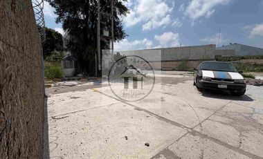 RENTA DE TERRENO CON LOCALES CON USO DE SUELO COMERCIAL E INDUSTRIAL