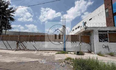 RENTA DE TERRENO CON LOCALES CON USO DE SUELO COMERCIAL E INDUSTRIAL
