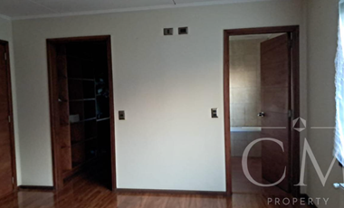 Amplia casa en Condominio Fundo La Esperanza