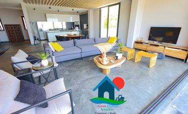 Casa con Vista a la Bahía, Terraza y 4 Recámaras