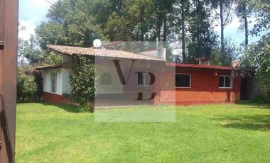Renta de casa con amplio jardín