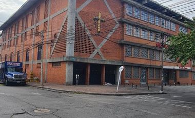 ARRIENDO LOCAL COMERCIAL 5542 M2 SECTOR BRETAÑA