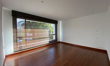 VENDO HERMOSA CASA EN CONJUNTO - CUMBAYA (Sector Colegio Menor)