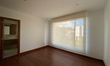 VENDO HERMOSA CASA EN CONJUNTO - CUMBAYA (Sector Colegio Menor)