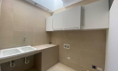 VENDO HERMOSA CASA EN CONJUNTO - CUMBAYA (Sector Colegio Menor)