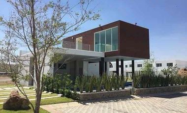 SE RENTA CASA AMUEBLADA CERCA DE TÉC DE MONTERREY
