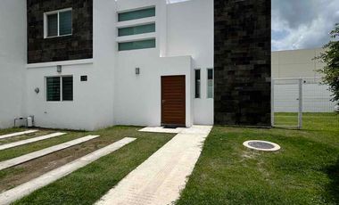 SE RENTA CASA AMUEBLADA CERCA DE TÉC DE MONTERREY