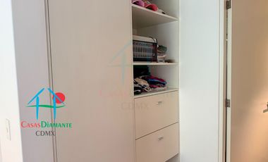 Depto en Roma Norte. 2 niveles, Terraza, 3 Recámaras y Bodega