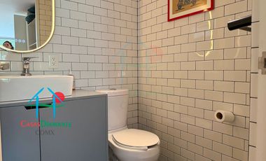 Depto en Roma Norte. 2 niveles, Terraza, 3 Recámaras y Bodega