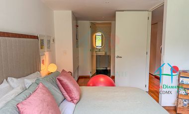 Depto en Roma Norte. 2 niveles, Terraza, 3 Recámaras y Bodega