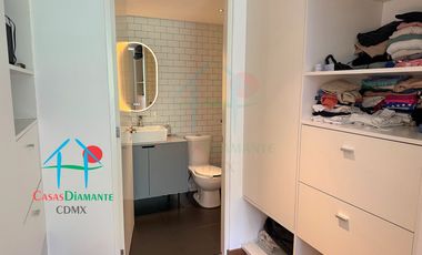 Depto en Roma Norte. 2 niveles, Terraza, 3 Recámaras y Bodega