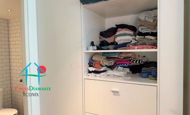 Depto en Roma Norte. 2 niveles, Terraza, 3 Recámaras y Bodega