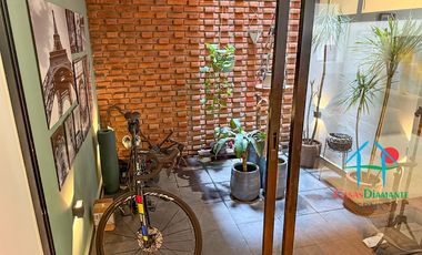 Depto en Roma Norte. 2 niveles, Terraza, 3 Recámaras y Bodega